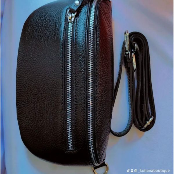 Busta Plastica Black Chest bag